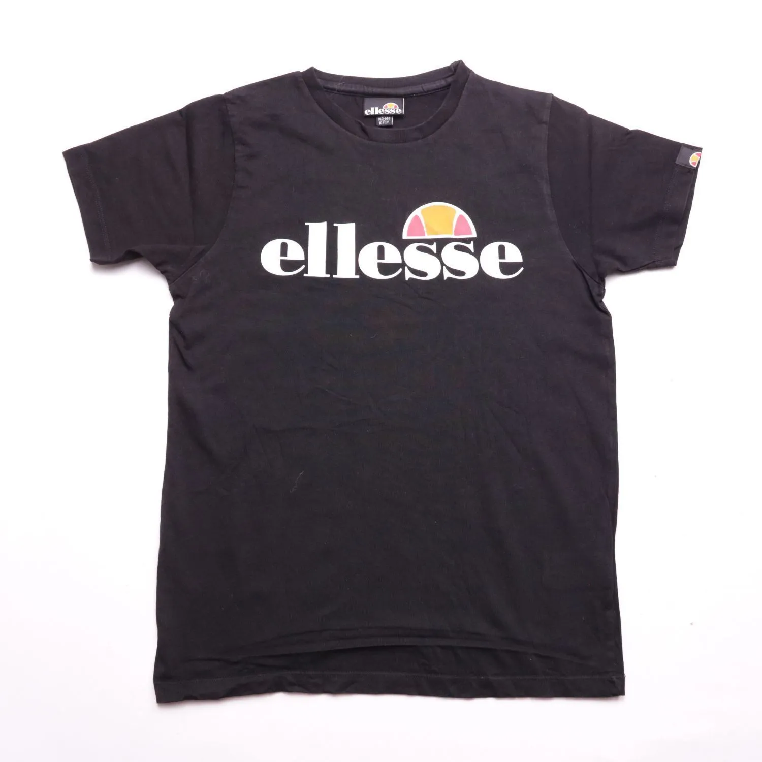 Чёрная футболка ellesse с крупным логотипом, размер 140 см (10 лет)