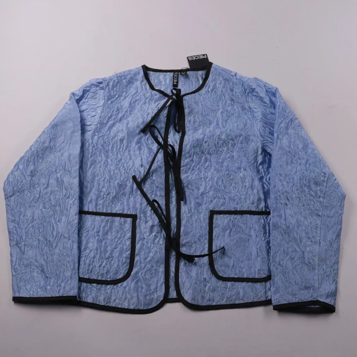 ветровка Pieces